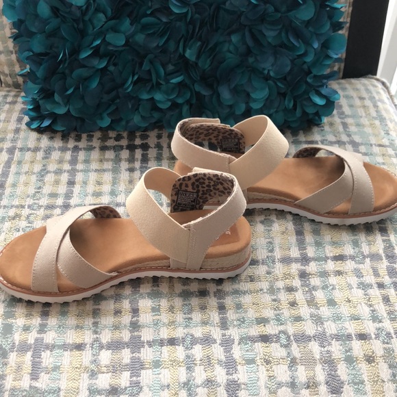 Bob’s by Skechers Ivory Sandals - Picture 2 of 4